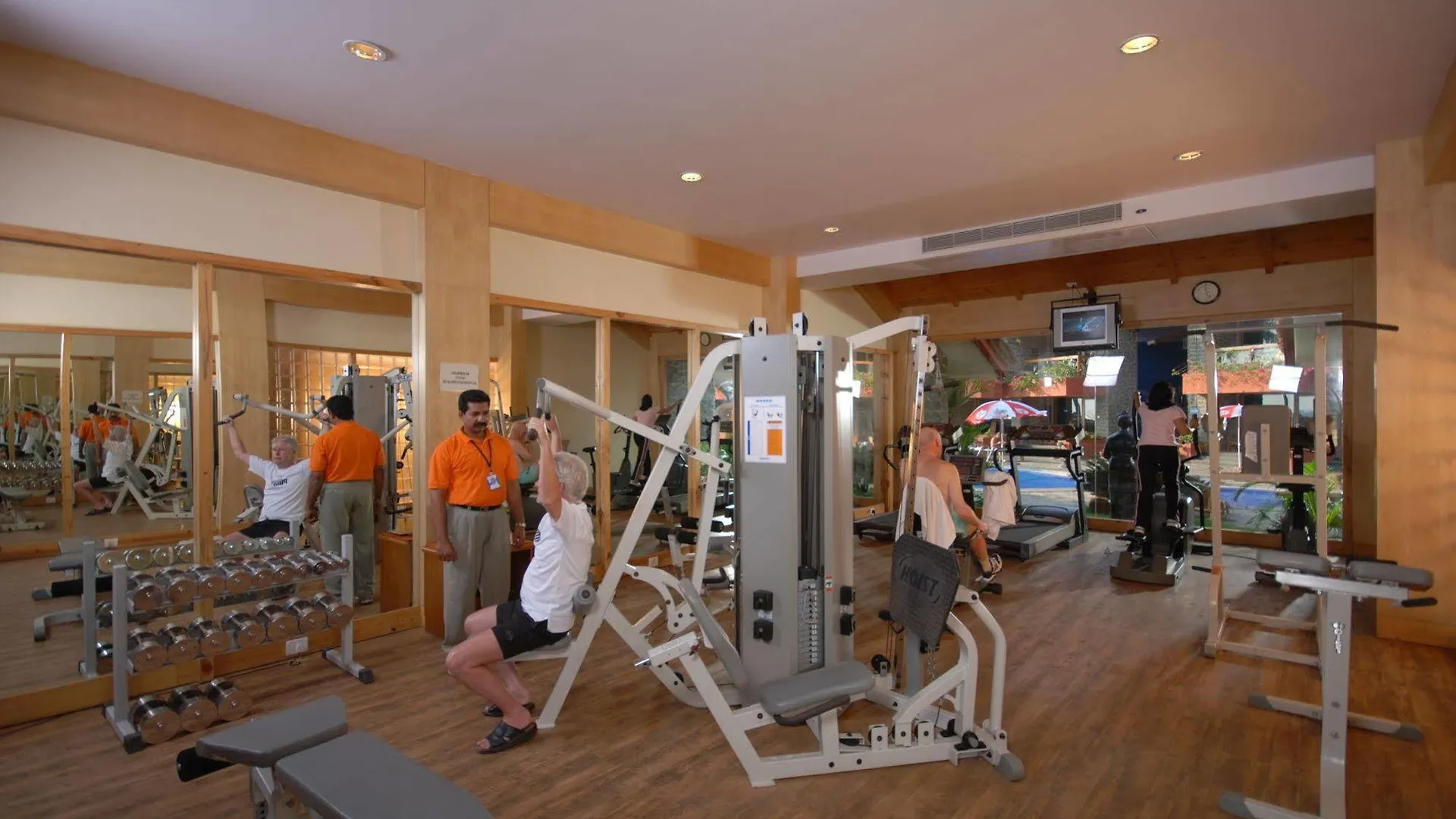 Uday Suites - The Airport Hotel Thiruvananthapuram